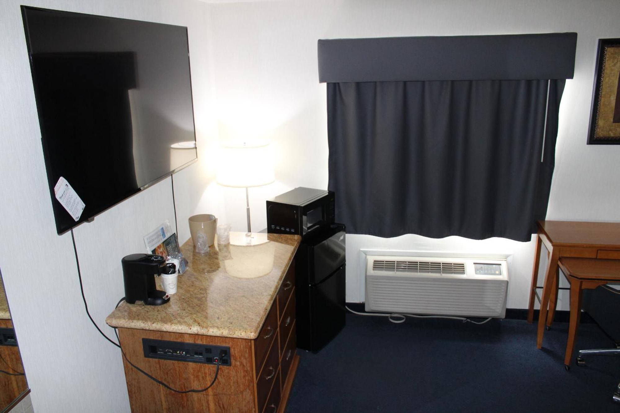 American Inn And Suites יוניה מראה חיצוני תמונה